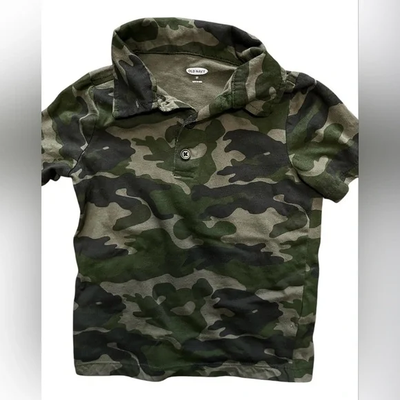 Champion, Old Navy, & Carter’s Boy’s Bundle, SZ: 3T - Picture 4 of 5